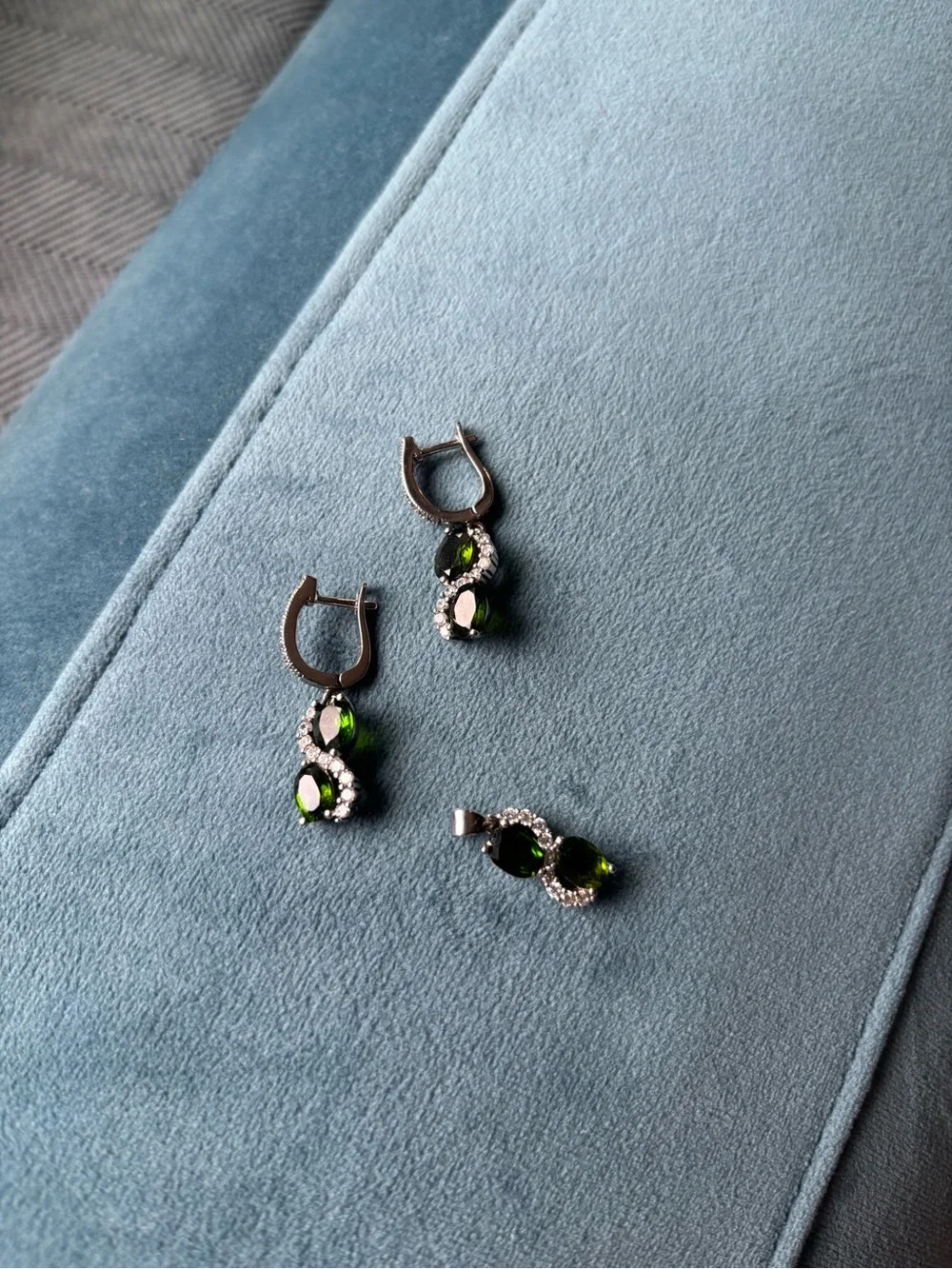 Sterling Silver Green Crystal Drop Earrings and Pendant Set